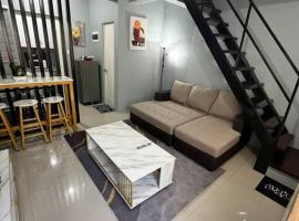 Rimaven Homes Plus (Free Parking, Fast WiFi, PS4, Netflix), hotel sa Mabalacat