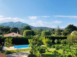 Villa 3* piscine vue montagne proche mer & Espagne, hotel en Le Boulou