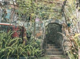 Earthship amazing Cabins with lake view, cottage à San Marcos La Laguna