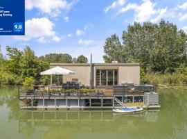 THE ROOT your charming floating home, villa i Bratislava