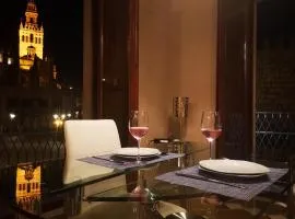 Luxury Apartment with views to Alcazar, Cathedral and Giralda.