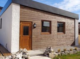 Holiday House with garden and sauna, hotell i Durness