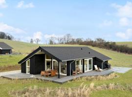 Stunning Home In Haarby With Kitchen, feriehus i Hårby