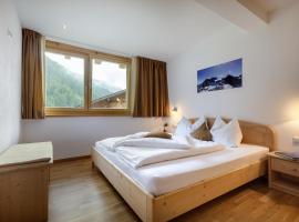 Ausserglieshof Wohnung Weißkugel, hotel v destinaci Malles Venosta