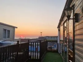 Spacious Luxury Escape with Sea Views and Pet Friendly at Clarach Bay