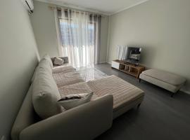 Brand new condo for rent，地拉那的便宜飯店