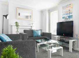 Lux Home Stays - Regents Place, huoneisto kohteessa Leamington Spa