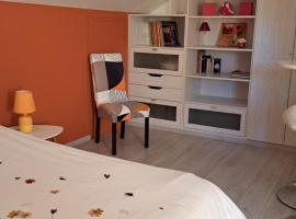 CHAMBRES D HÔTES CHEZ SYLVIE et Daniel, bed & breakfast a Ussel