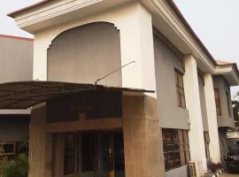 St THERESERS LEKKI LAGOS, hotel v destinaci Mule