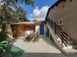 Le Petit Grillo - Gite proche des gorges du Verdon, hotell i Allemagne-en-Provence