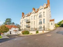 2 Bed in Tenby FB032