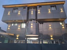 2BE HOTELS SUITES AND EVENTS, 4-star hotel in Isaga-Abosule