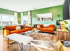 Modern luxury near AMP/Greenway/Biketrail/Pool/Gym