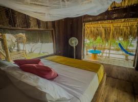 Los Achiotes Hostal, homestay di Palomino