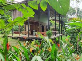 Amazona Lodge, casa de muntanya a Leticia