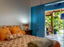Suite LIAM - Guest House Guaiu: Santa Cruz Cabrália şehrinde bir otel