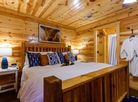 Bison Boot Lodge & Tipi - Hot Tub - Fireplace, caba&ntilde;a o casa de campo en Broken Bow
