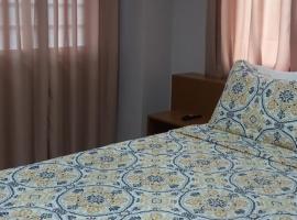 Lorraine Suites, отель с парковкой в городе Borongan