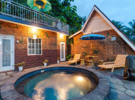 ํ์๊ฐ์ ์์นํ ํธํ
Byron Jungle Resort