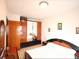 Double Bedroom in Shared apartment with balcony and parking, camping en Almuñécar