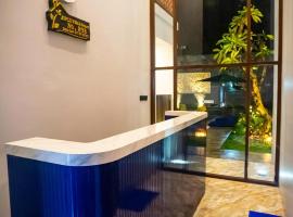 Villa AWLS & Resort Puncak, отель с парковкой в городе Чисаруа