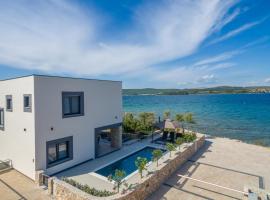 Royal House 1 &ndash; domek wiejski 