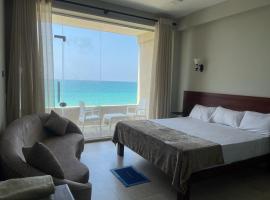 Blue Wave Beach Villa by Aaryan Group, hotell med parkering i Ambalangoda