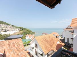 Seaview Modern 5BR Ferringhi Beach Villa 16Pax，位于峇都丁宜的酒店