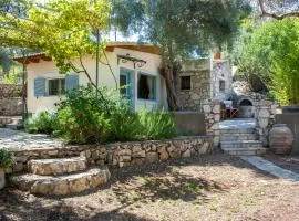 Olive Grove Cottage - Excellent View