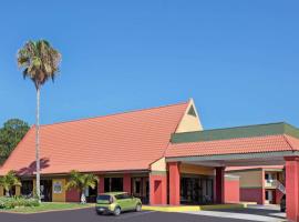 Days Inn by Wyndham Cocoa Cruiseport West At I-95/524, hotel in Cocoa