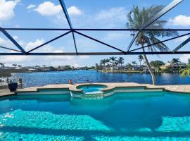 Villa Rosegarden - With A Perfect Water View, ваканционна къща в Кейп Корал