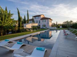 Villa Montefalcone: Charm, Private Pool, and Chef, hotel que acepta mascotas en Orentano