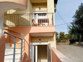Sun, Sea & Zest, 100m to beach!, hotel in Gerakini