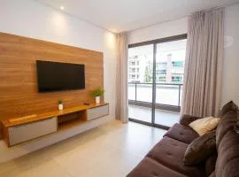 Recanto dos Girassóis 203 - Excelente apartamento 2 quartos em prédio com piscina - à 200m do mar - (Consultar serviços de roupa de cama e banho)