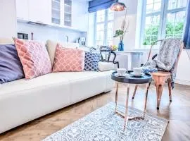 SummerWinter - Luxury Nature, View Basilica Old Town Apartment, 2 Bedrooms & Sofa