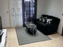 SWEET HOUSE CLOSE TO AIRPORT، شقة في برشلونة