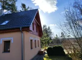 Chaty Koloděje - ubytování u řeky v soukromém areálu-ORANGE
