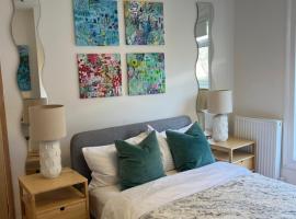 Double Room at Minster Cottage, homestay in Kings Lynn