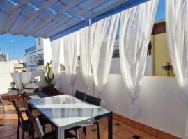 Ático la Azotea con terraza PRIVADA, Hotel in Sevilla