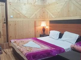 Aapka Ghar Guest House, bed and breakfast en Bhimtal