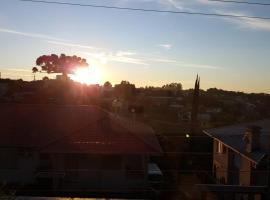 Casa aconchegante e tranquila, em Veranópolis/RS., hotel v destinaci Veranópolis