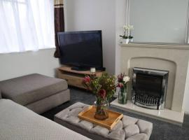 Charming 3Bed Home in High Barnet, hotel in Barnet