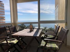Estudio MAR EN CALMA, Primera Línea de Playa con Vistas al Mar, hotel en Torrox