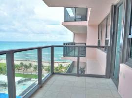 Oceanview and balcony 2 bed 12, hotel with parking in Miami Beach