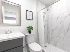 5 Mins to DT Alhambra - Homey 2BR Apt 4A, hotel v destinaci Alhambra