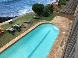 Hale Hokuu Too: Koloa şehrinde bir havuzlu otel