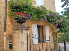 Les Chambres d'Hotes chez Alisa et Daniel, hotell i Sarlat-la-Canéda