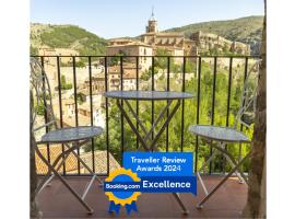 Mirador Palacios- céntrico con vistas, cheap hotel in Albarracín