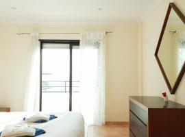 Sublime Quarteira Sea View By JG Apartments: Quarteira'da bir aile oteli