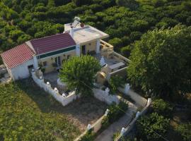 Casa Natura- Welcome to Vathy village, семейный отель в городе Калимнос